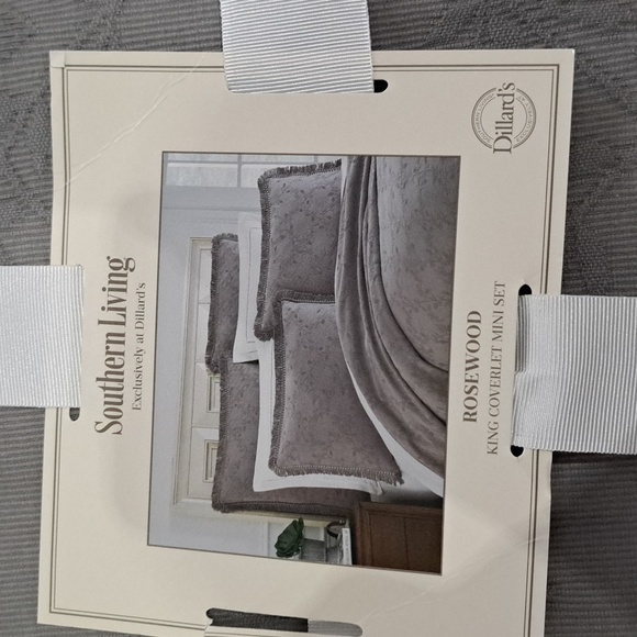 Southern Living Rosewood Matelasse Fringed Coverlet Mini Set - Picture 6 of 6